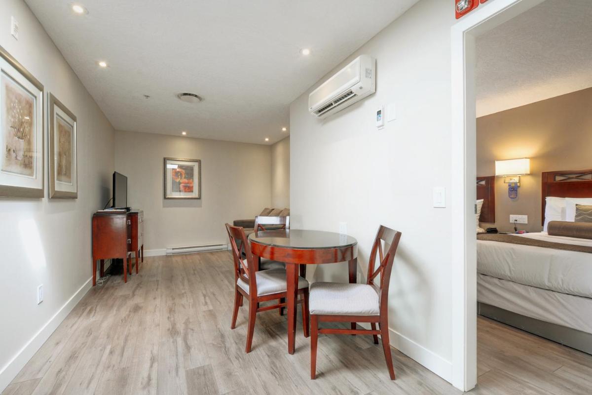 Red Lion Inn and Suites Victoria - Housity