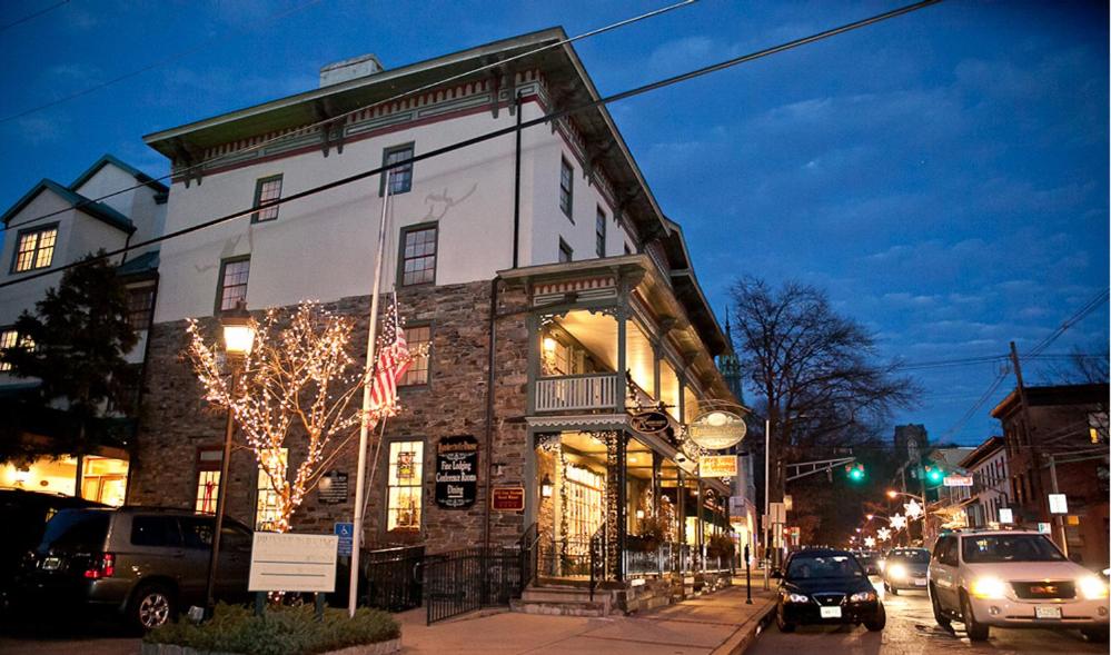 Lambertville House - Housity