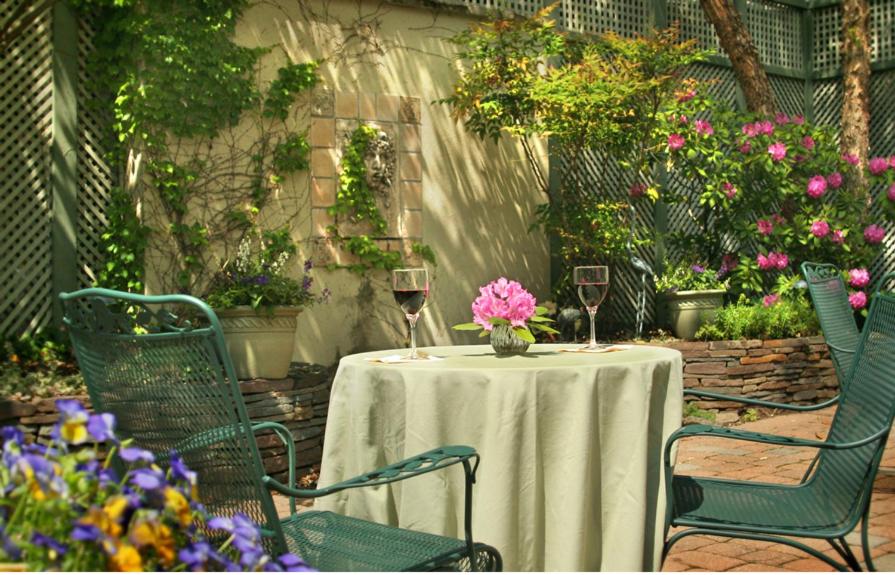 Lambertville House - Housity