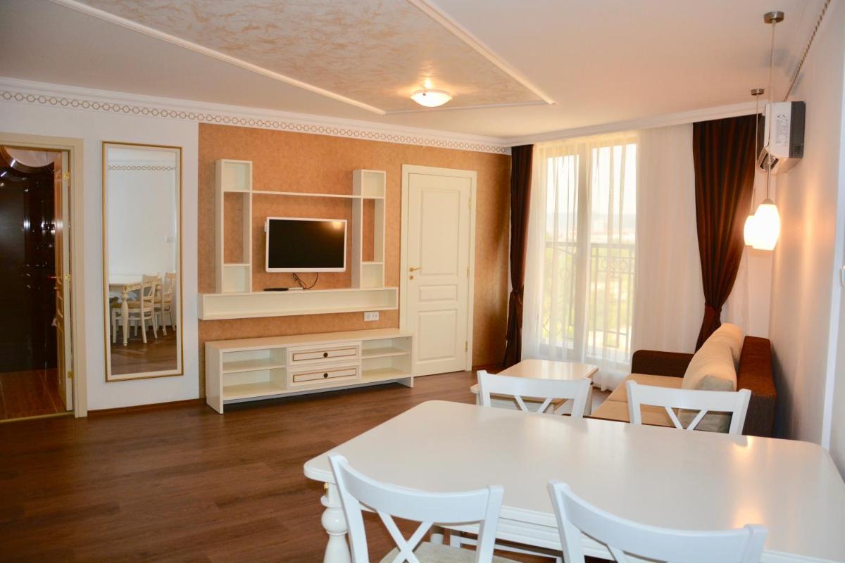 Golden Rainbow Beach Hotel - Housity