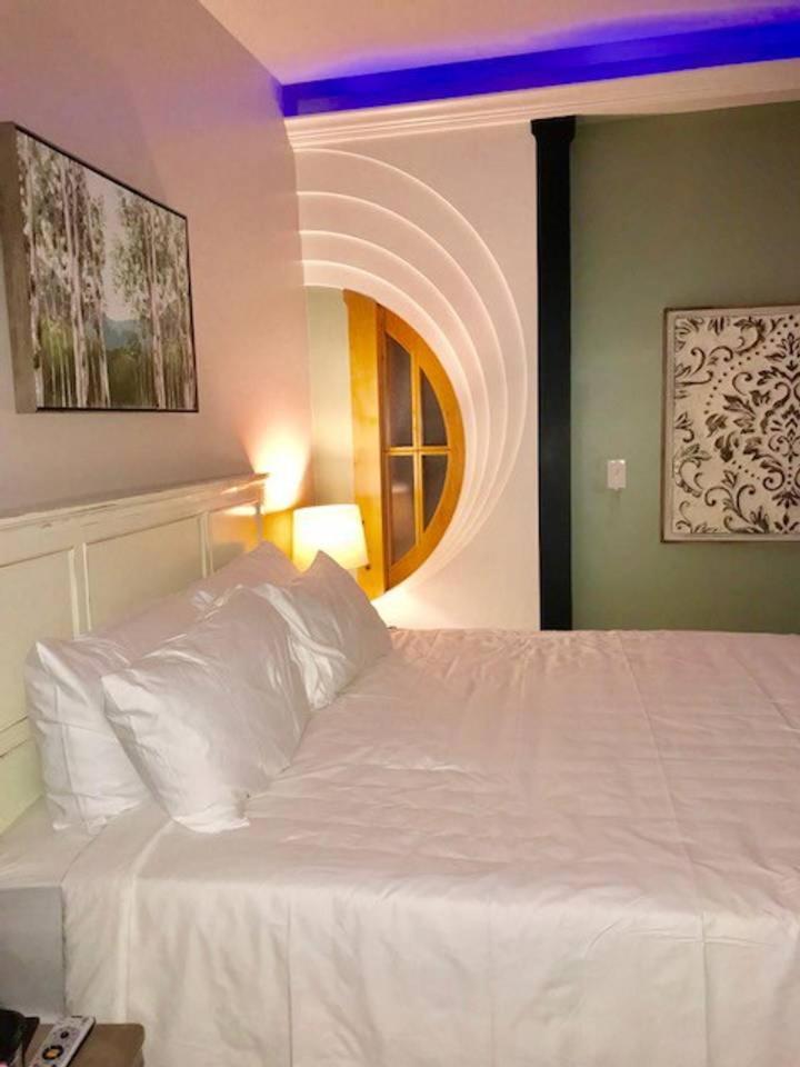 Green Door Lofts -Magnolia Loft, Silos/Downtown - Housity