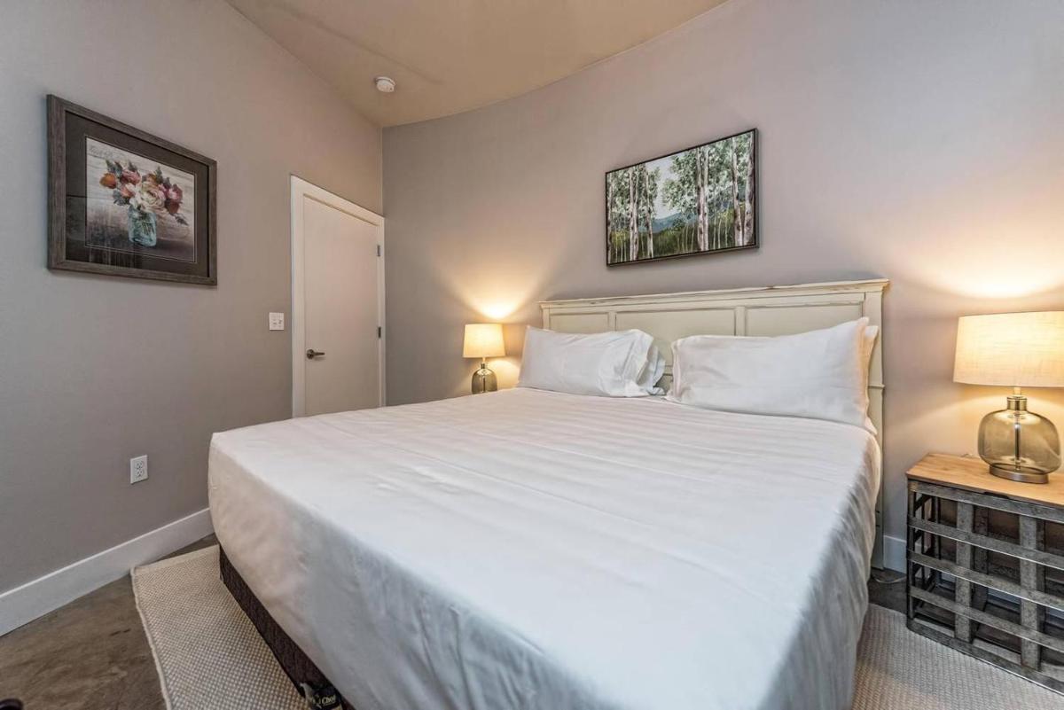 Green Door Lofts -Magnolia Loft, Silos/Downtown - Housity