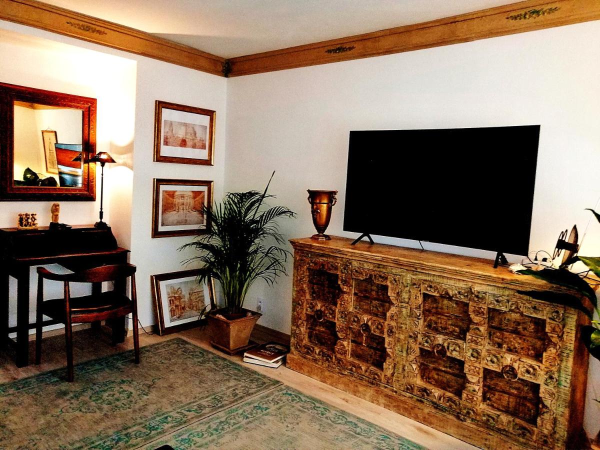 Entrez Apartment 1 - Housity