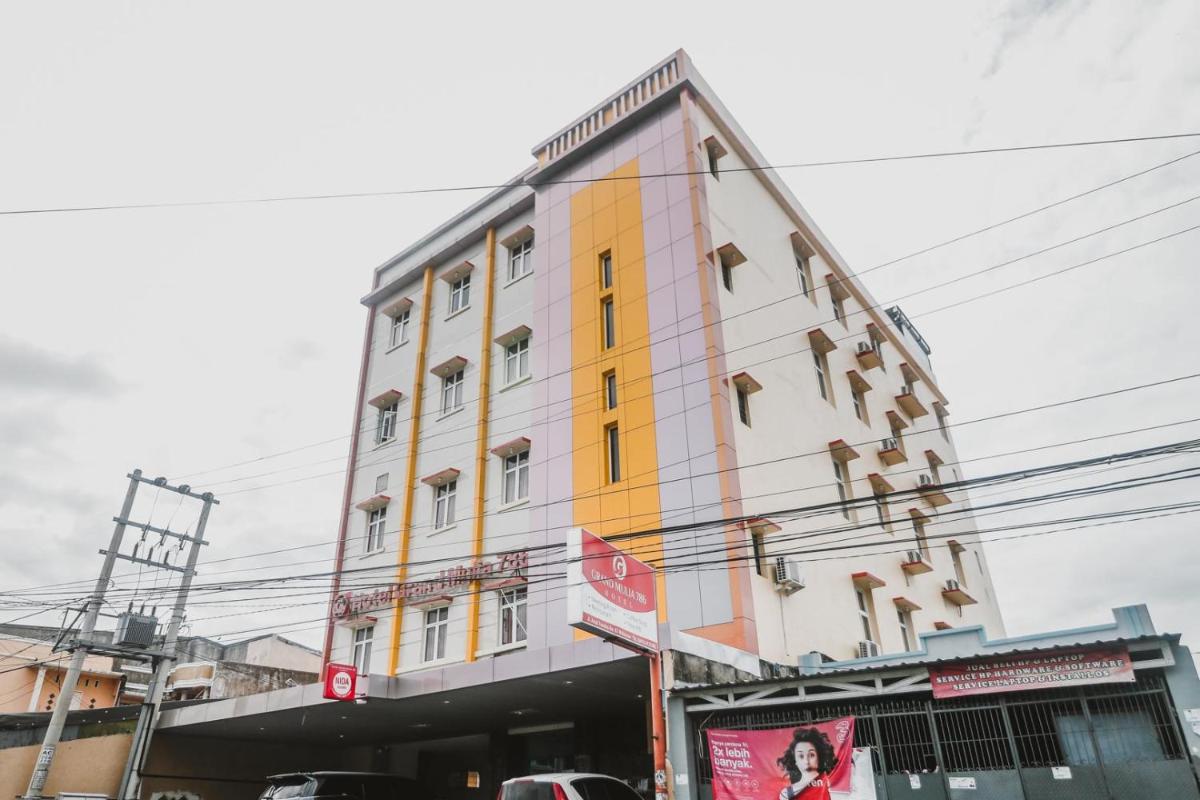 RedDoorz Plus near Universitas Negeri Makassar - Housity