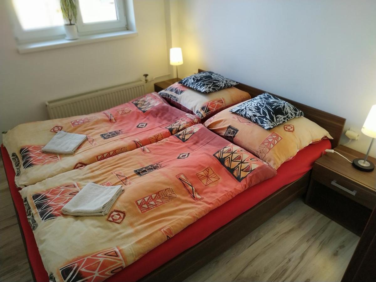 Penzion Kutil Trojanovice - Housity