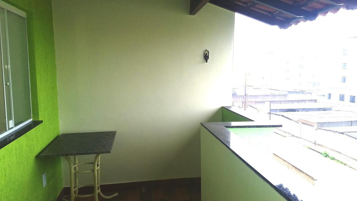 Apartamento com varanda e wi-fi em Piúma - Housity