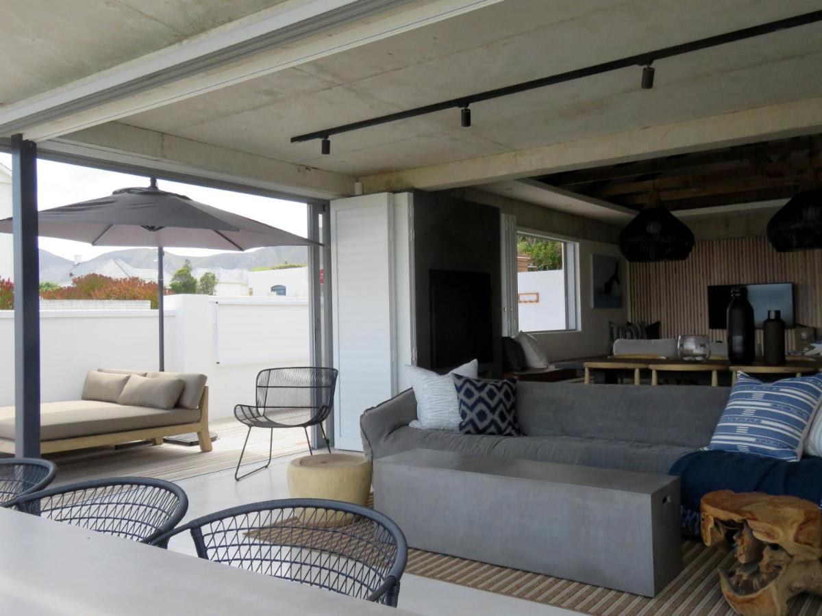 Suitetrails - Troon Beach Cottage Hermanus