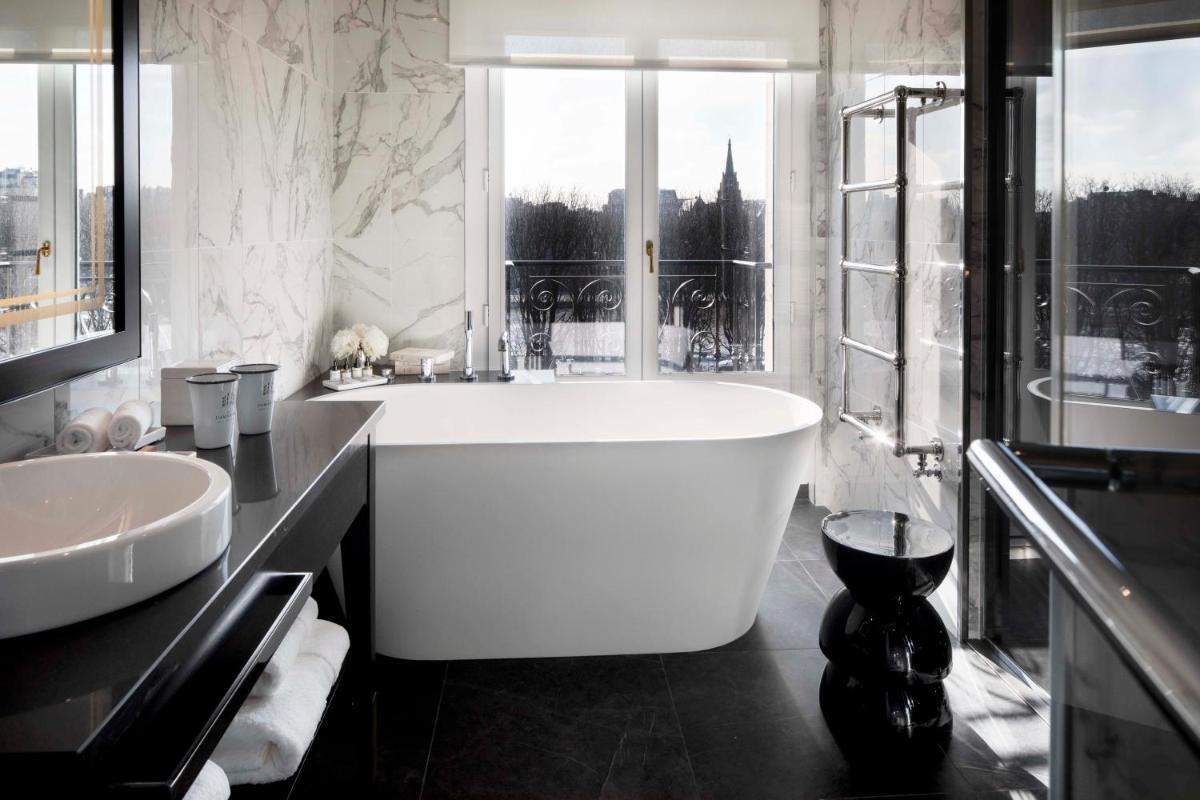 Salle de bains dans l'établissement Le Damantin Hôtel & Spa