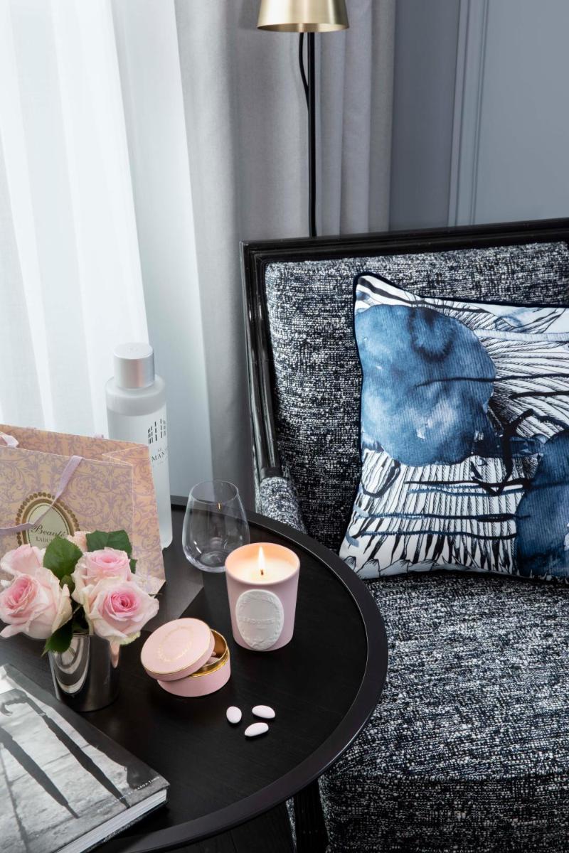 Coin salon dans l'établissement Le Damantin Hôtel & Spa
