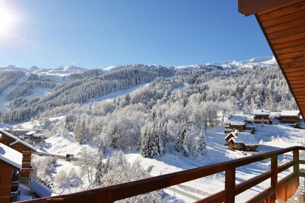 Vue générale sur la montagne ou vue sur la montagne depuis l'hôtel