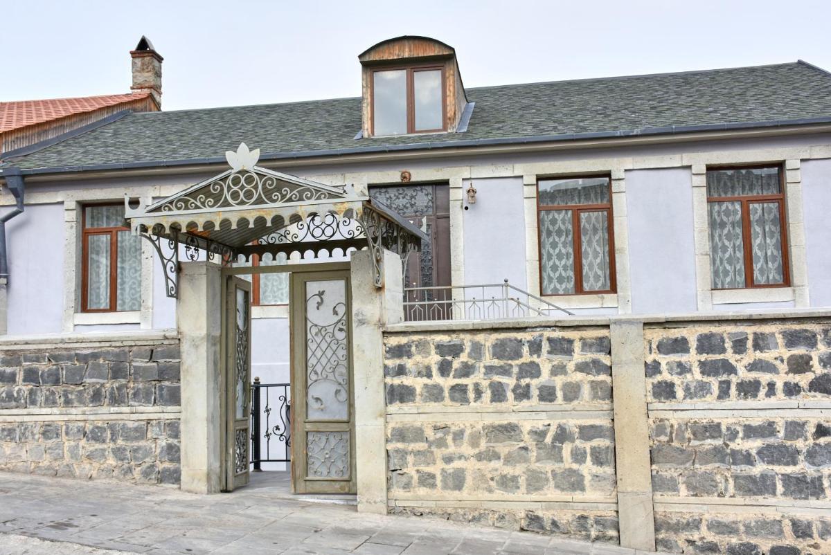 Light House Old City - Housity