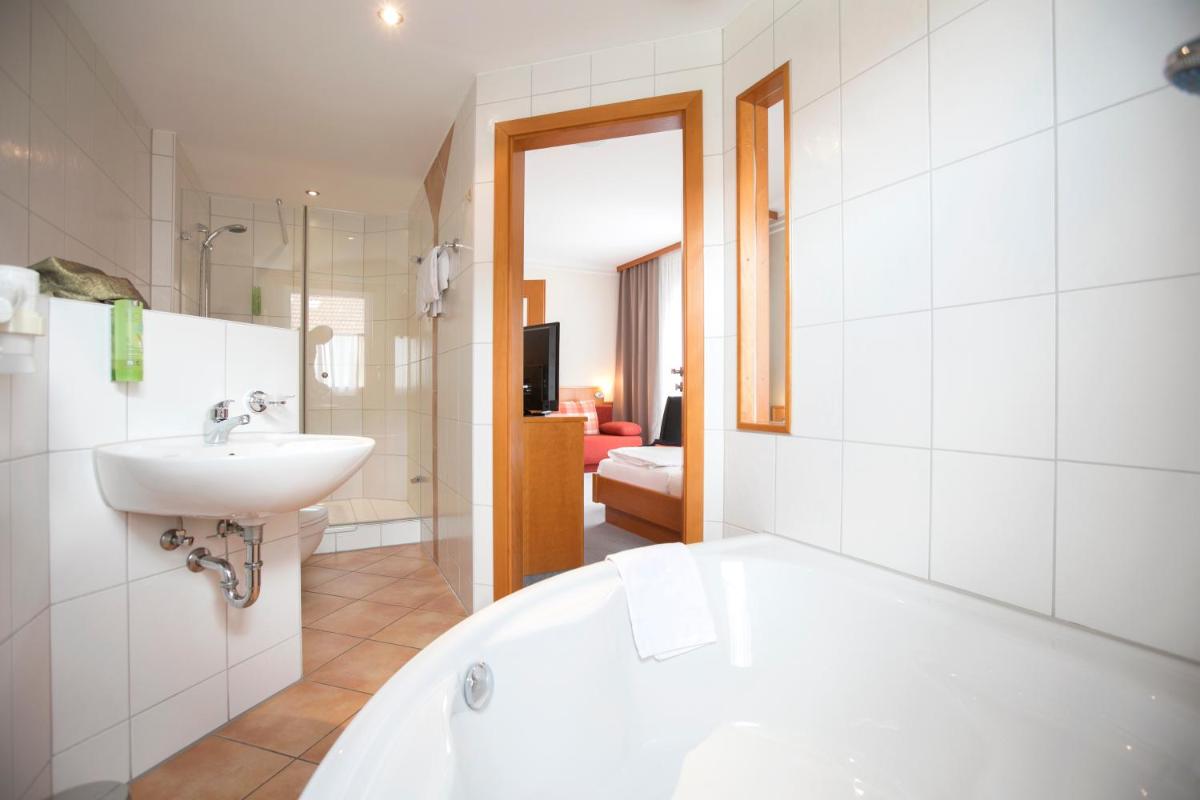 Neumaiers Hirsch -Gasthof und Landhotel - Housity