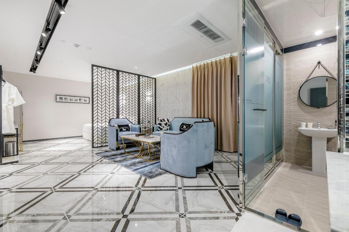 Air Sky Hotel - Housity