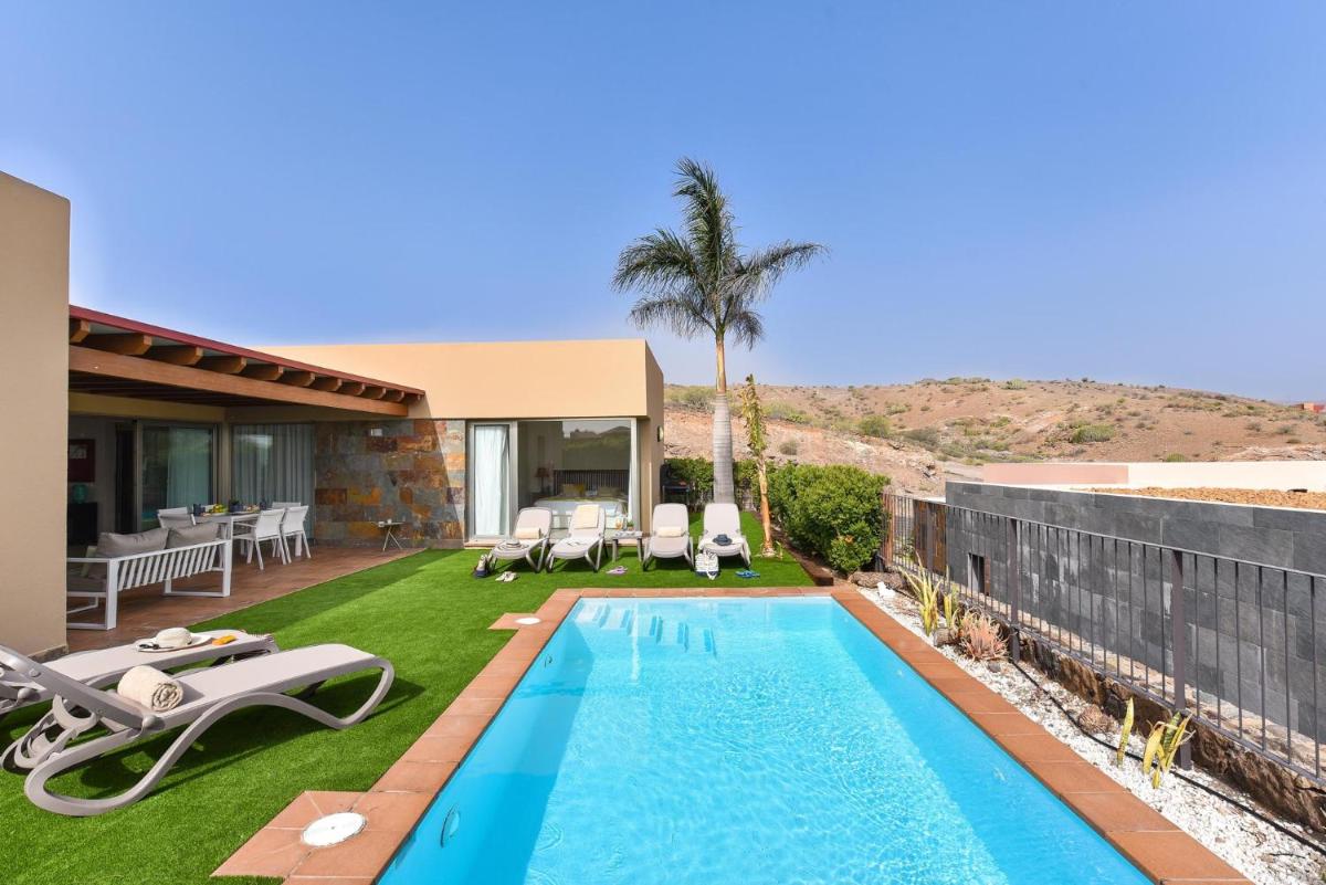 Salobre Villa with Pool Par 4 nr 9 - Housity