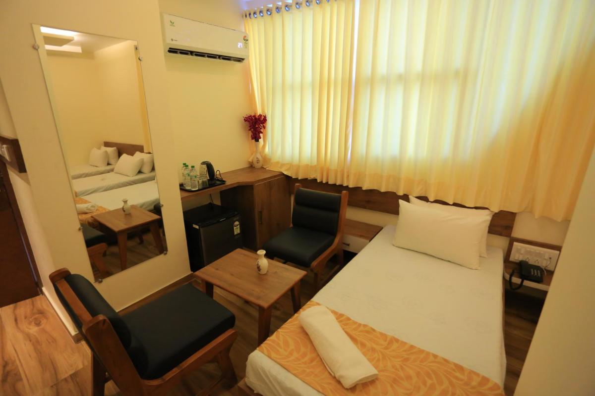 The Grand Raveta - Housity
