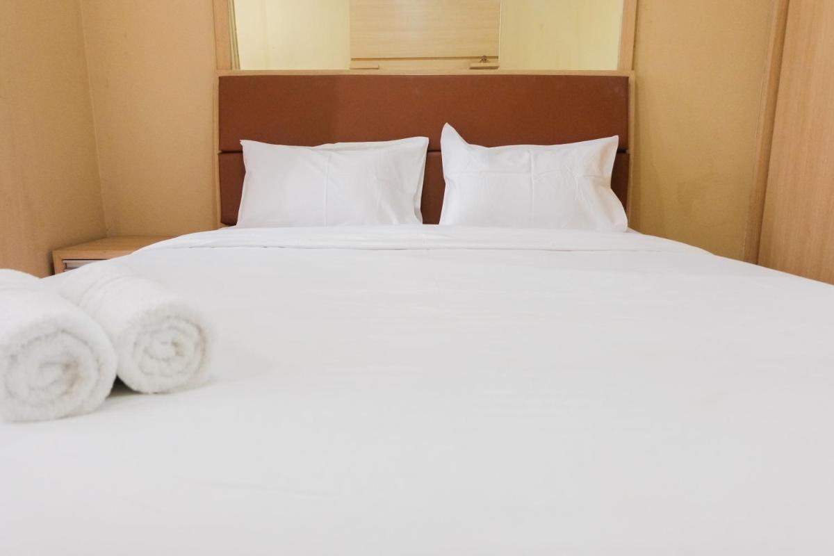 Minimalist Studio Room Great Western Resort Apartment By Travelio - Housity