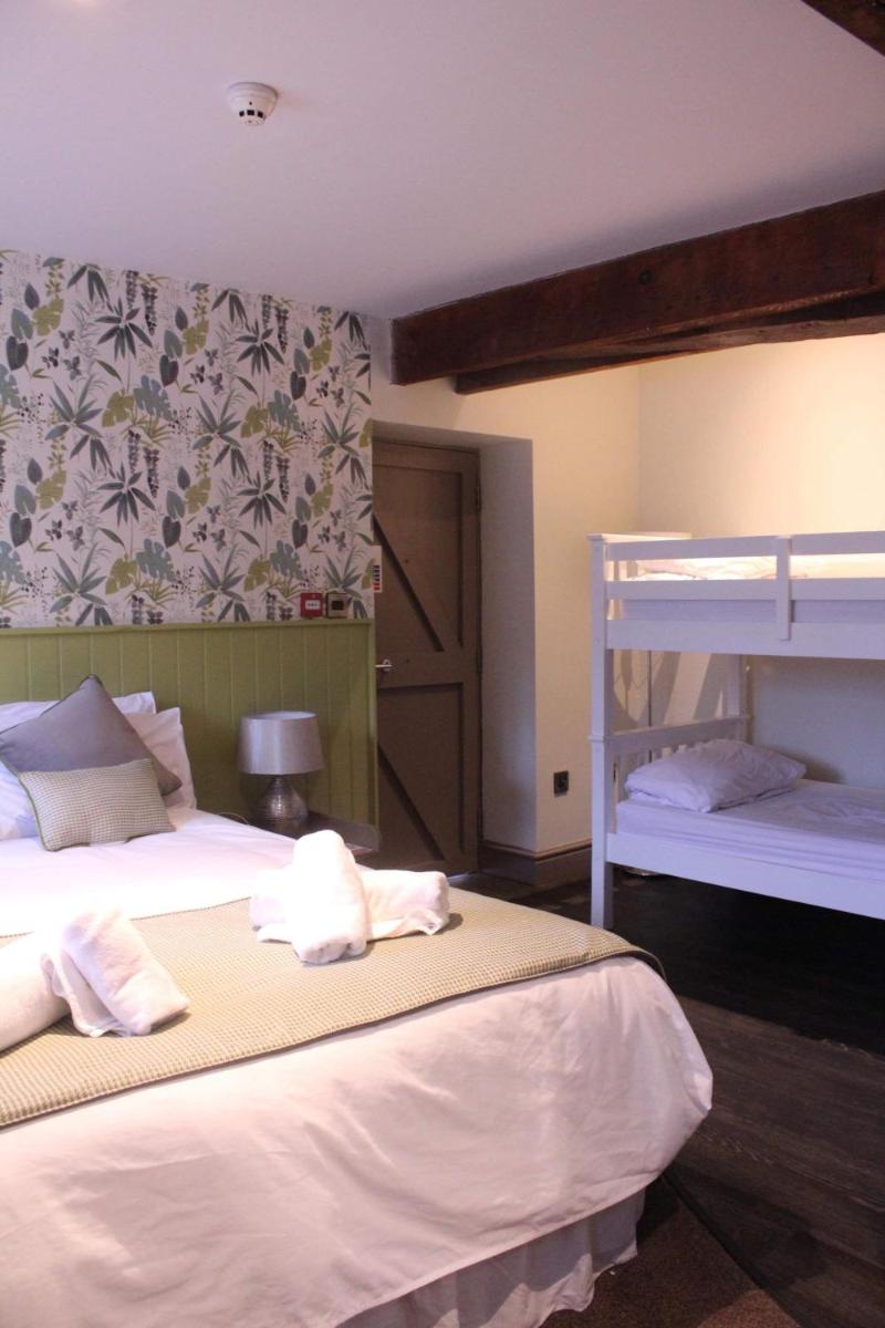 Red Lion Coaching Inn - Housity