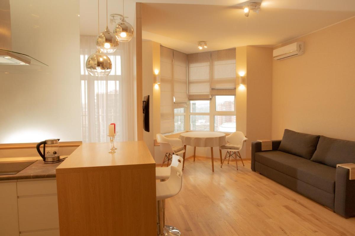 Comfortable Apartments French Quarter Акумулятори Світло Інтернет завжди - Hizvo