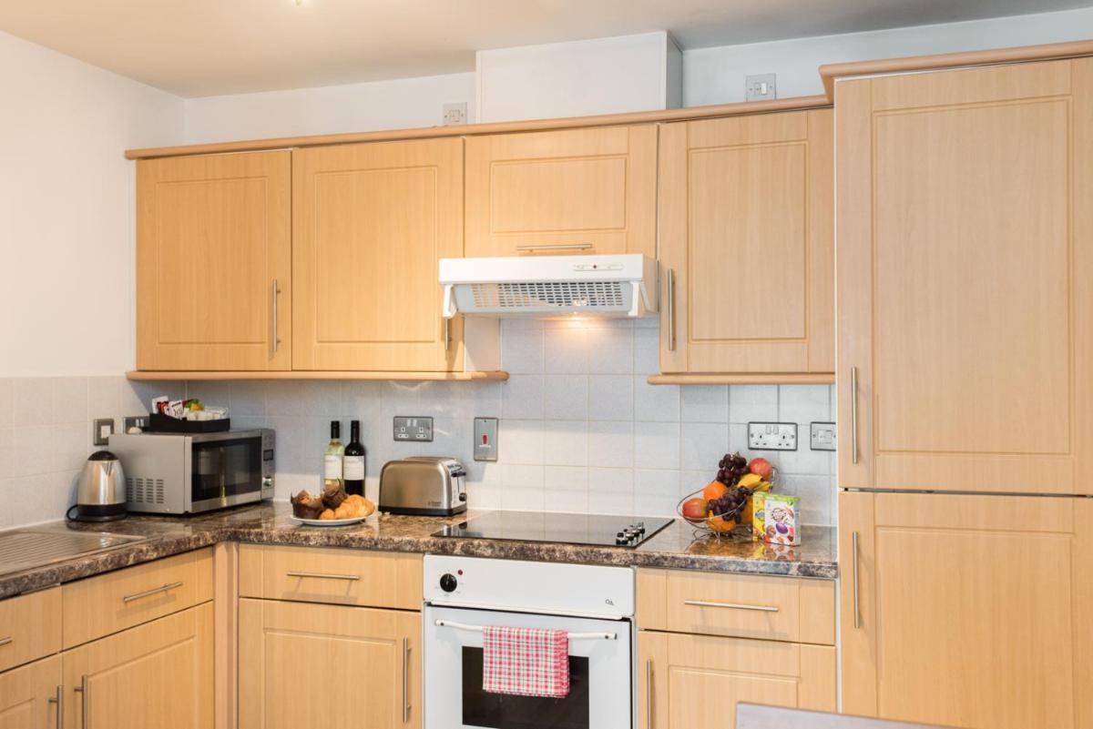 PREMIER SUITES Birmingham - Housity