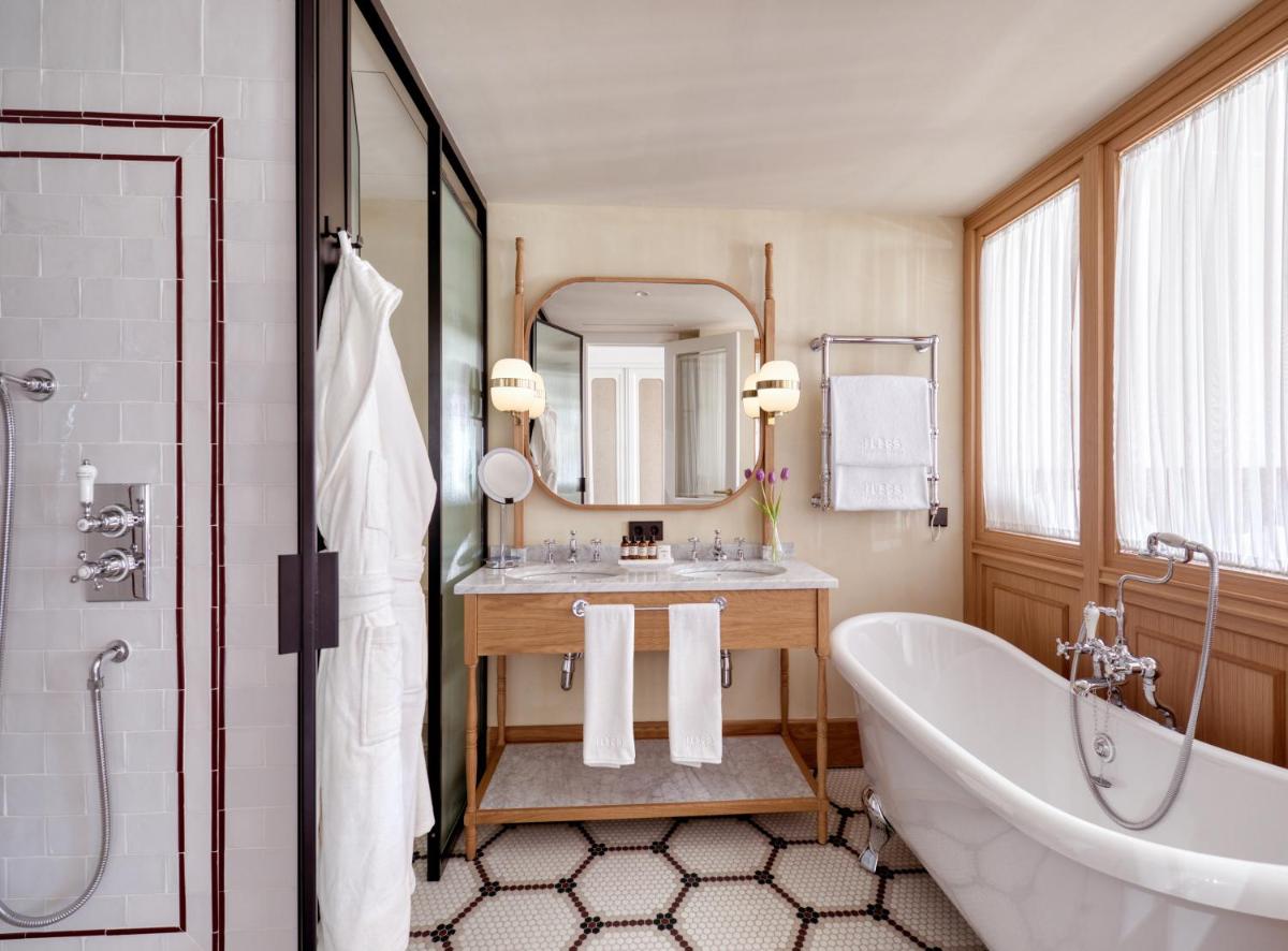 Un baño de BLESS Hotel Madrid - The Leading Hotels of the World