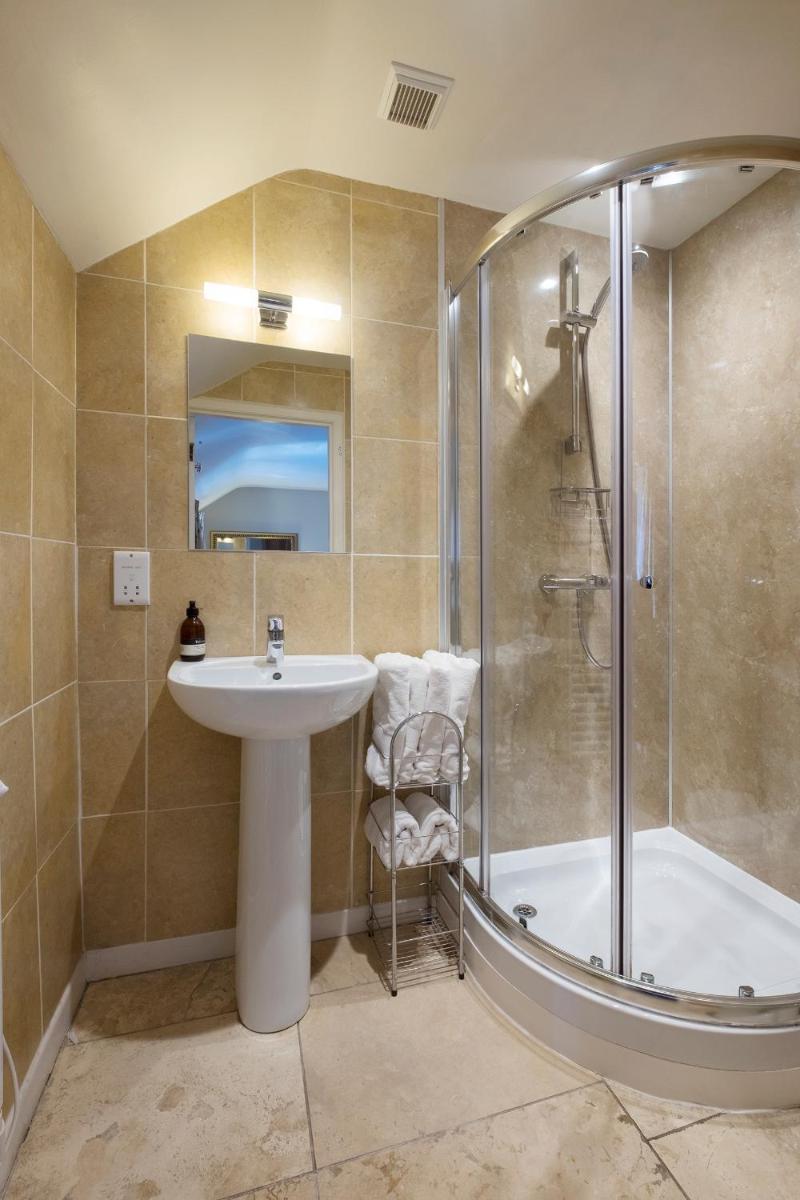 Allanton Inn - Housity