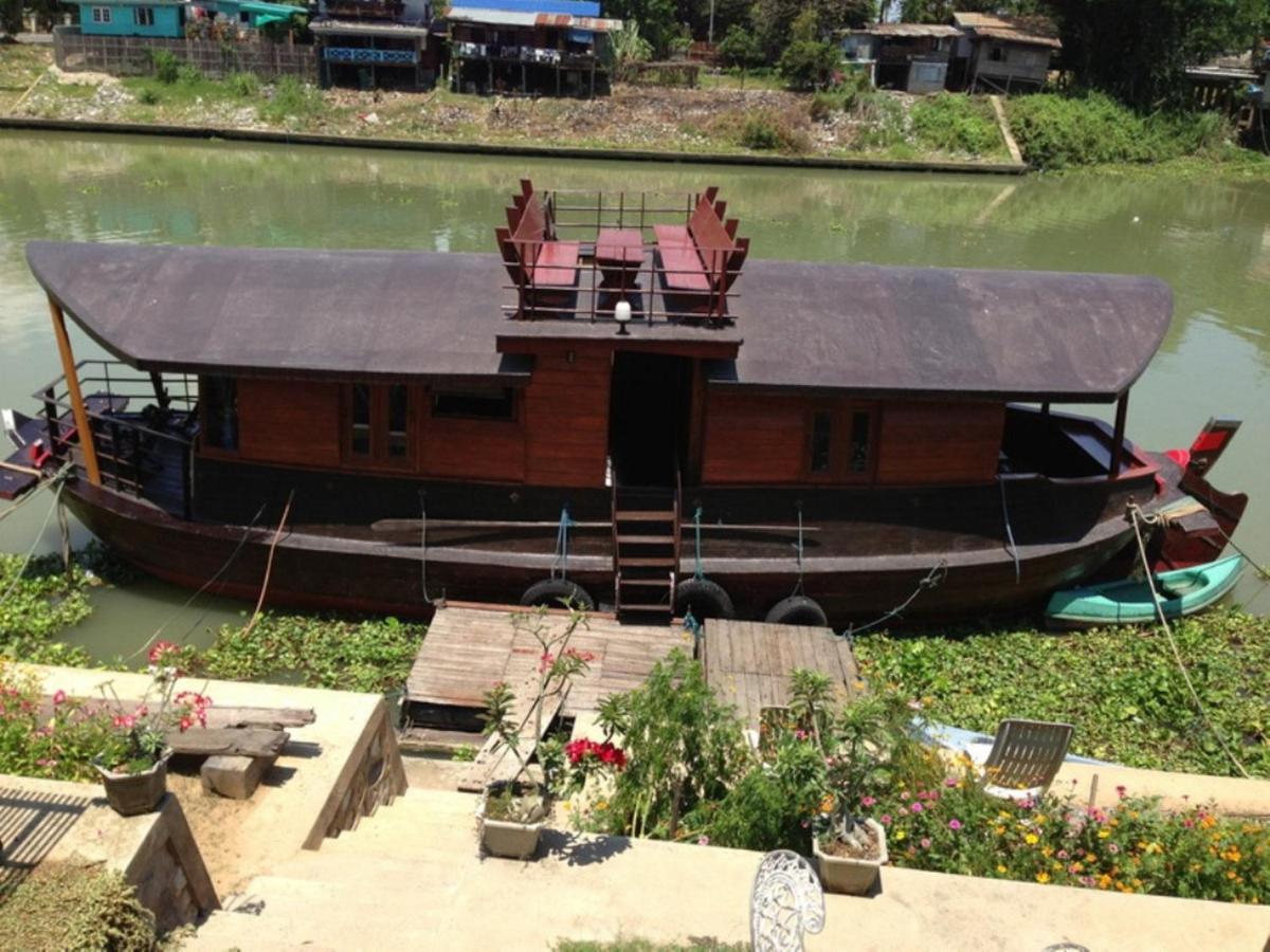 Ayothaya Riverside House - Housity