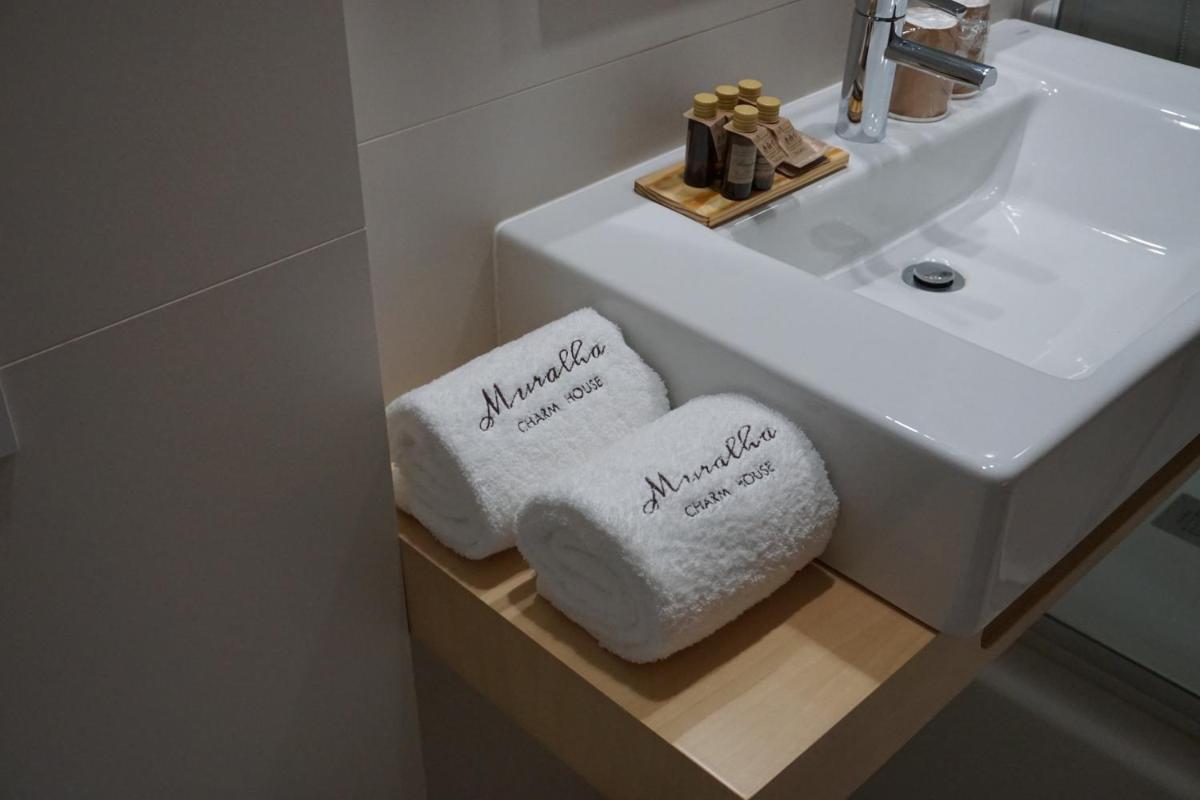 Muralha Charm House - Housity