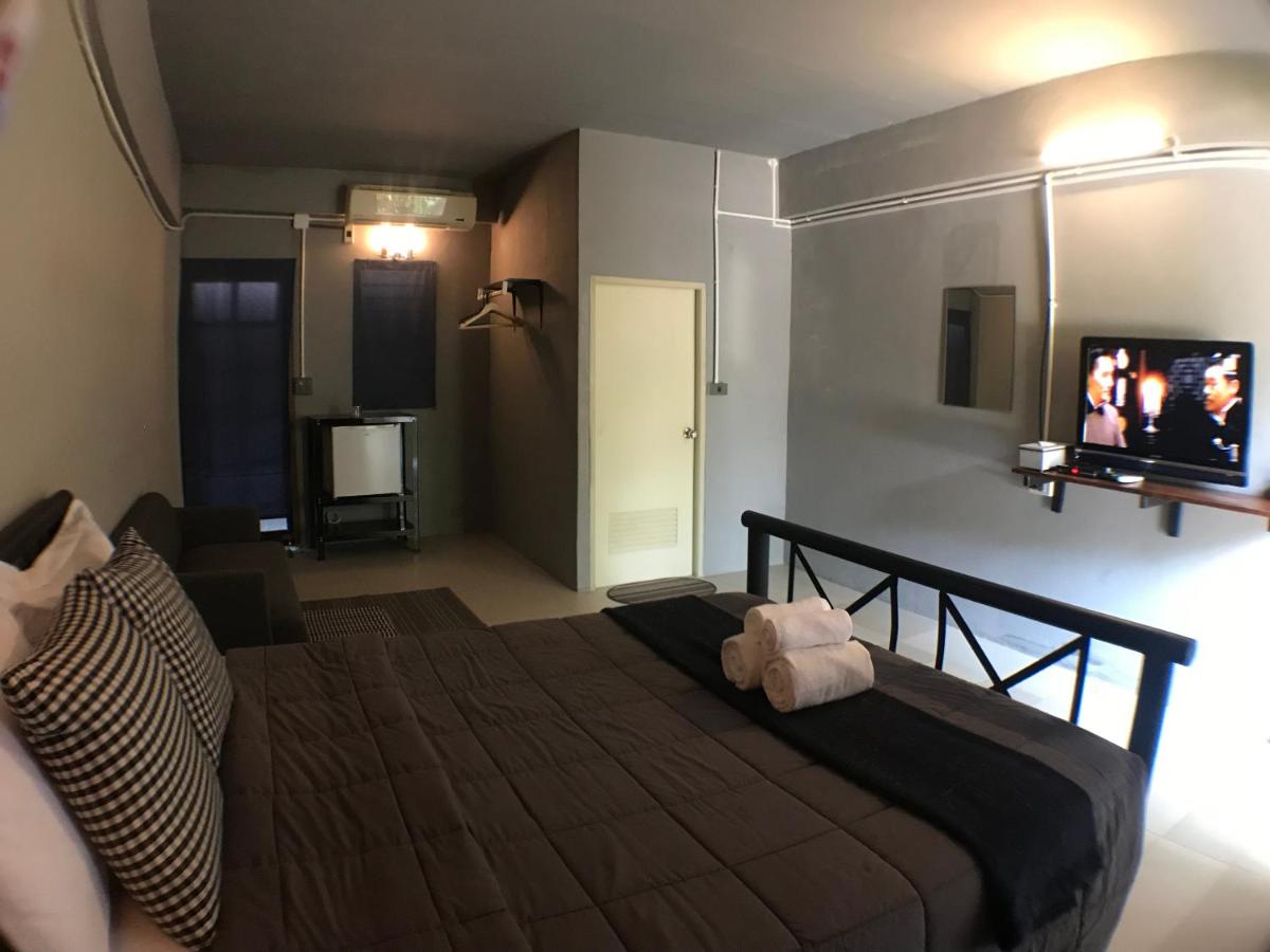 Laan Rab Lom Home & Cafe' - Housity