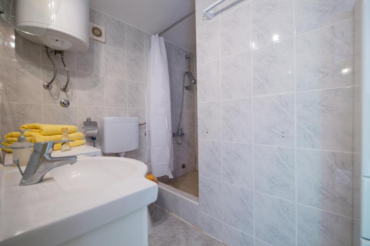 Strma Apartments - Housity