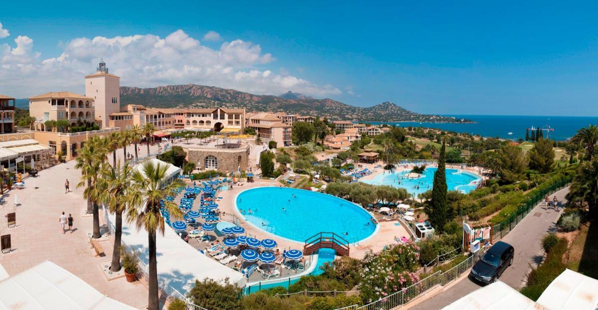 Piscine de l'établissement Hôtel de l'Esterel Pierre & Vacances ou située à proximité