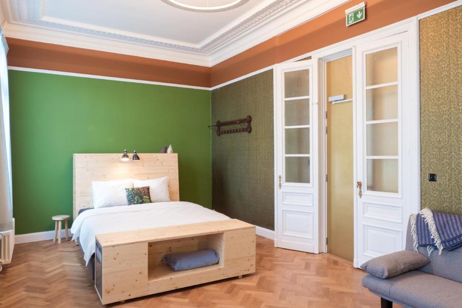 22b&b - Hizvo