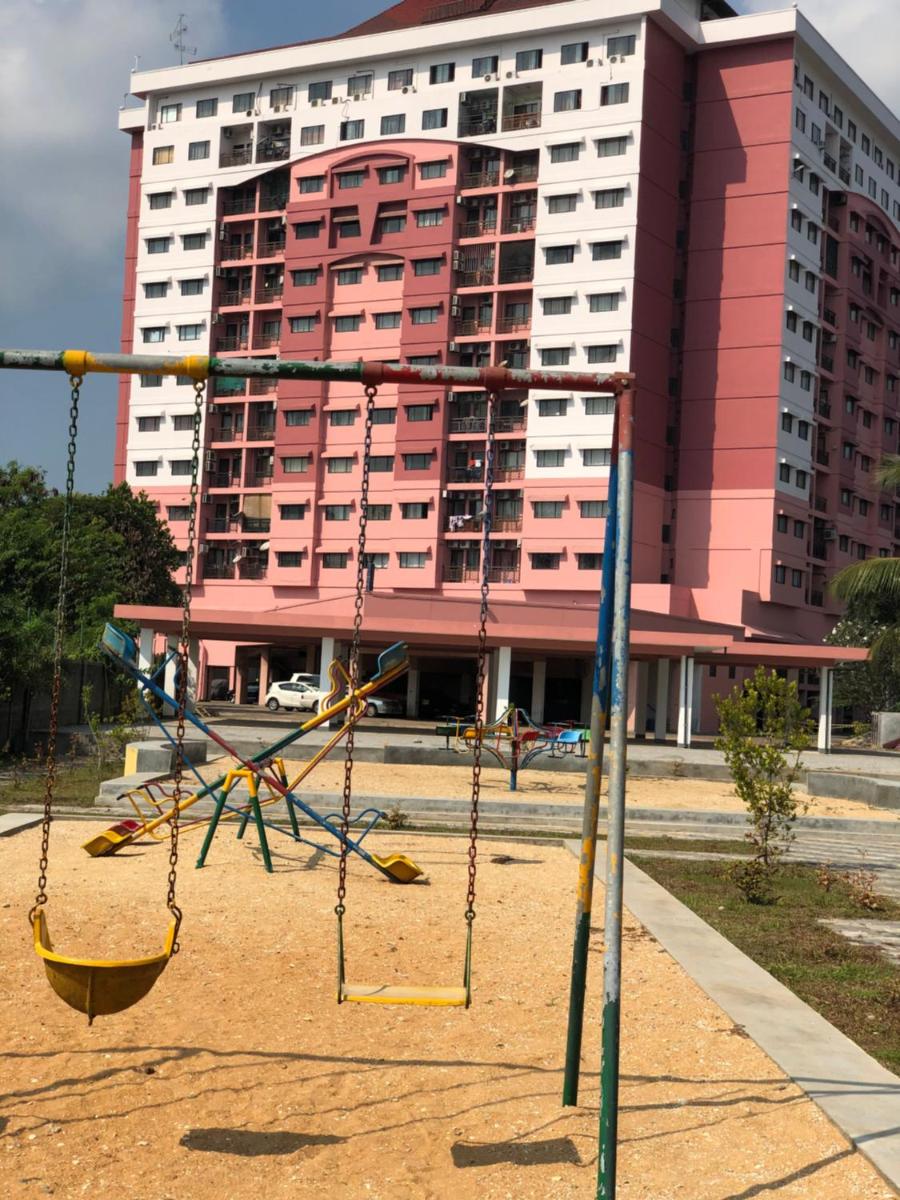 Suitetrails - 3 Room 10th Floor City View Apartment - Ascon Residencies