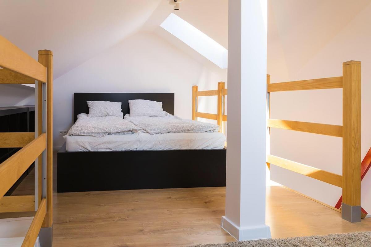 TimeGoesSlow Cozy Attic City Center - Housity