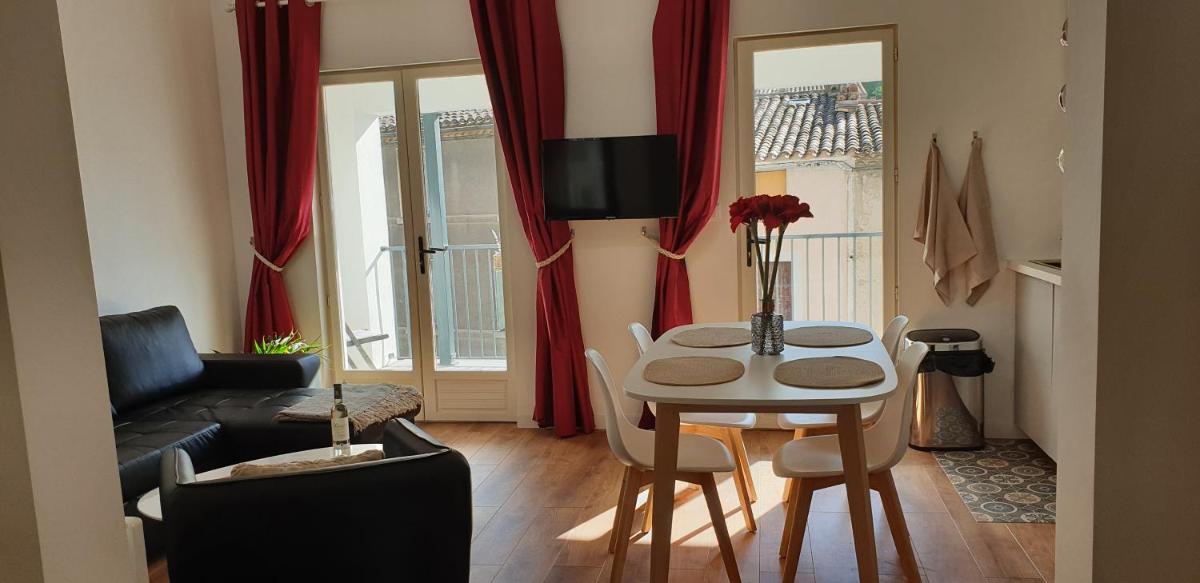 Gîtes Les 3 Tours 2 - Housity