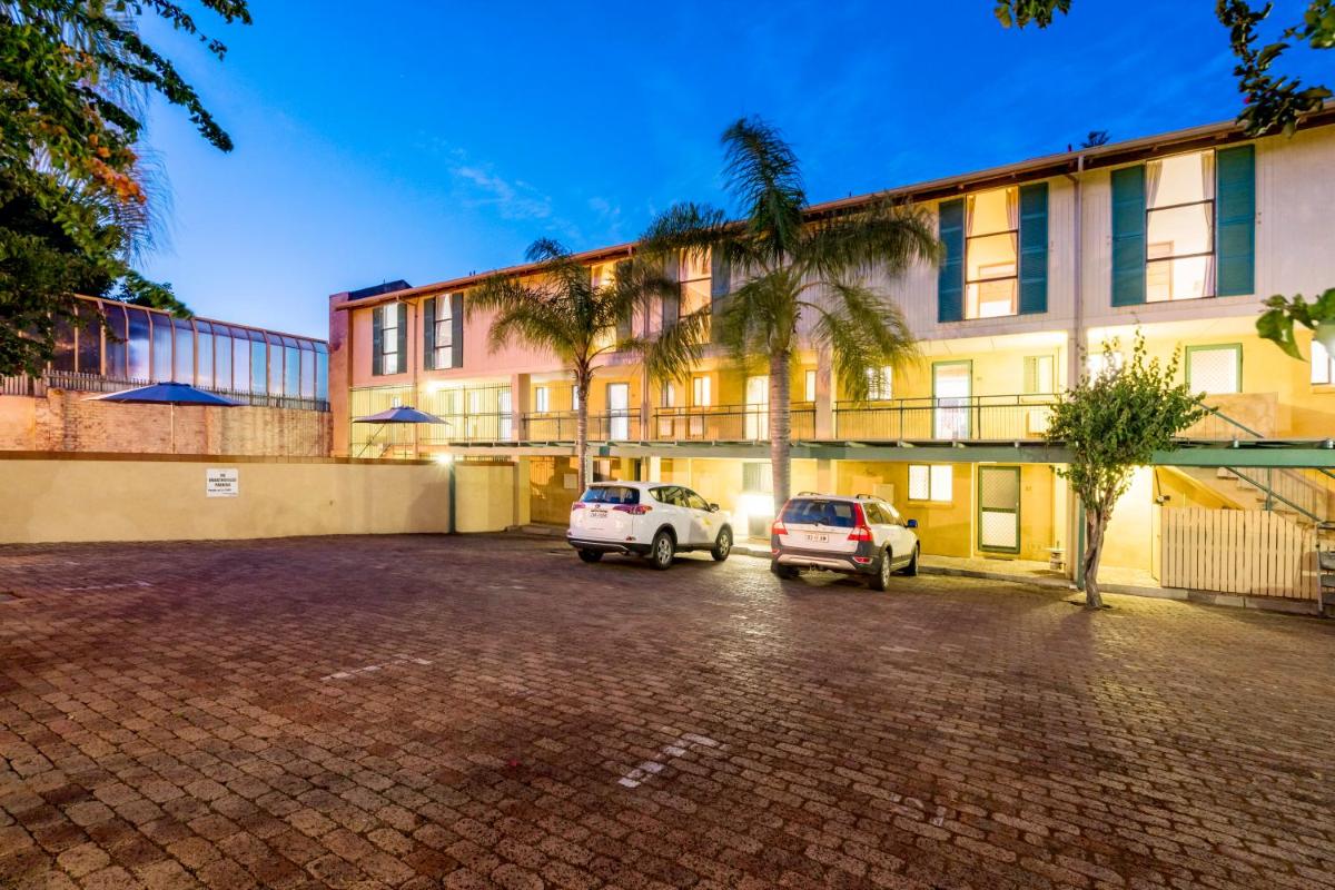 Cottesloe Beach Chalets - Housity