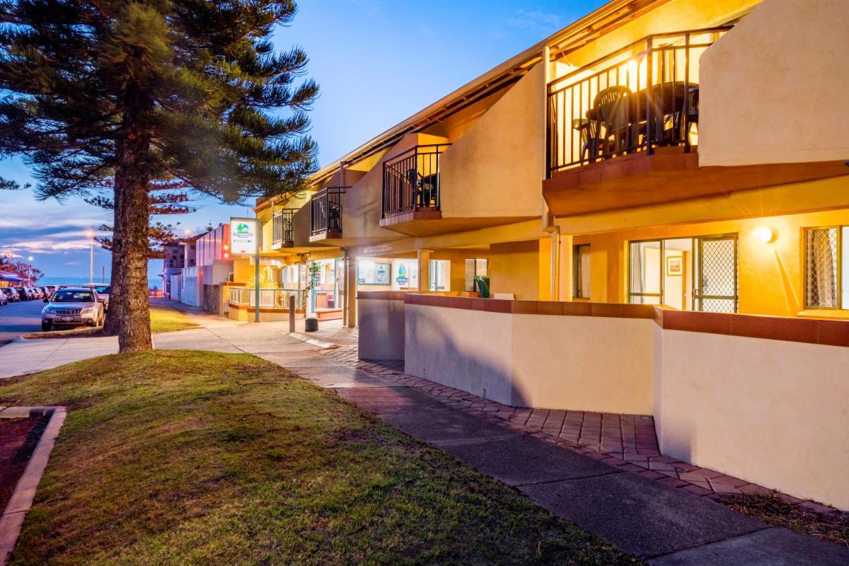Cottesloe Beach Chalets - Housity