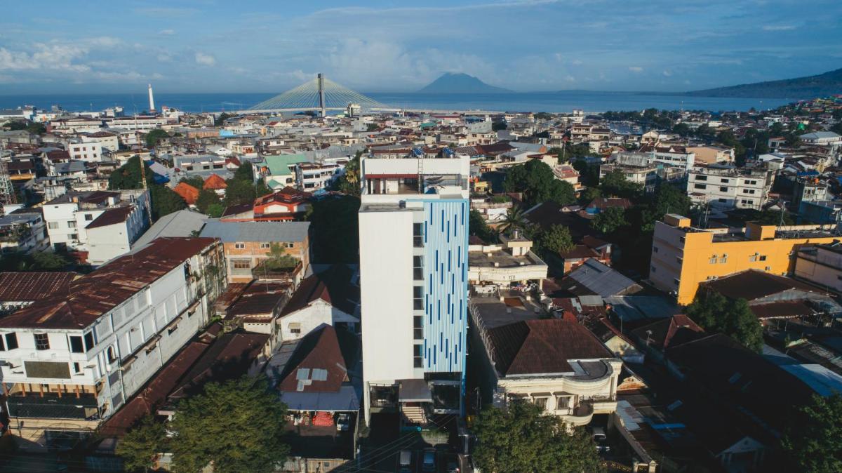 Genio Hotel Manado - Housity