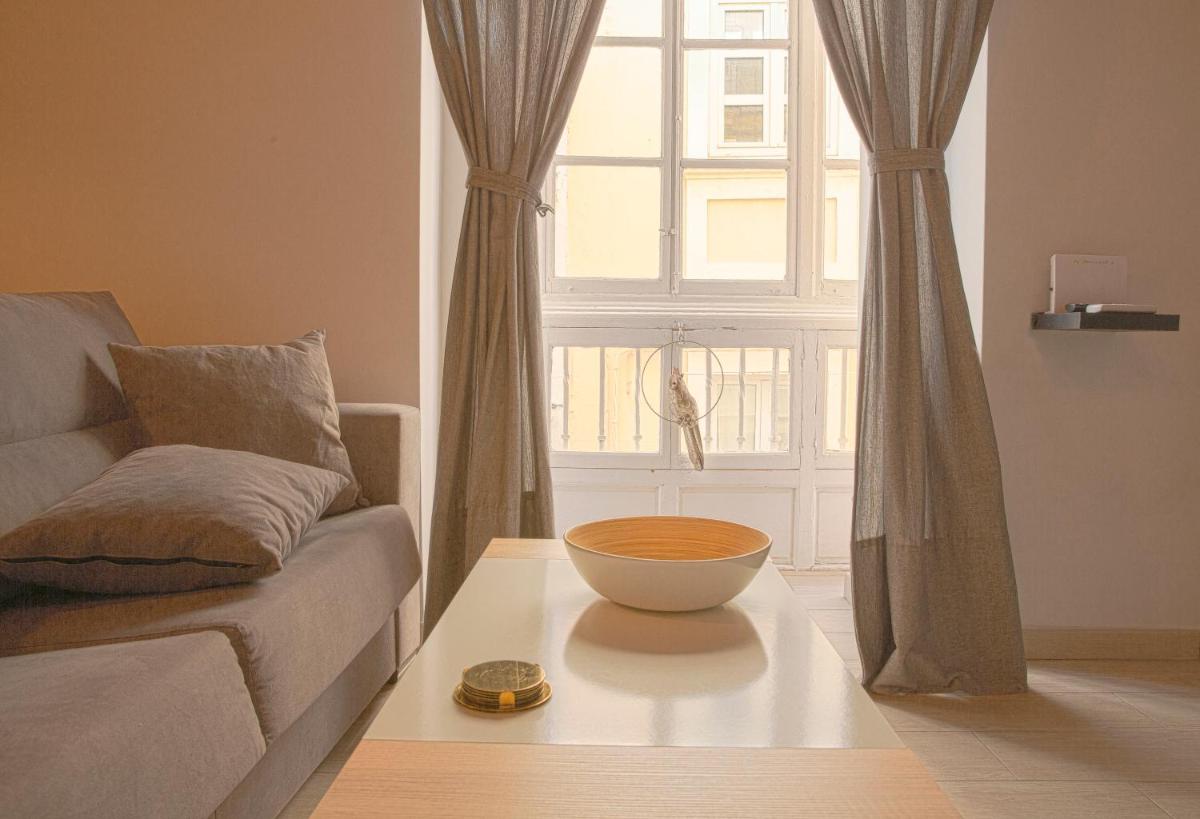 CDZ - Poniente, íntimo apartamento en el corazón de Cádiz - Housity