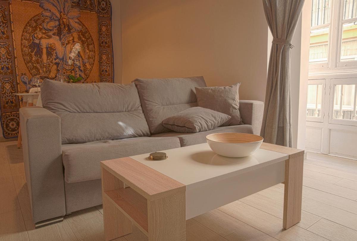 CDZ - Poniente, íntimo apartamento en el corazón de Cádiz - Housity