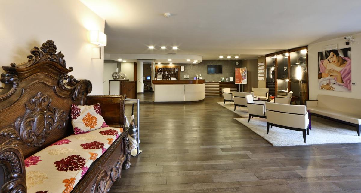 Regal Residence - Housity