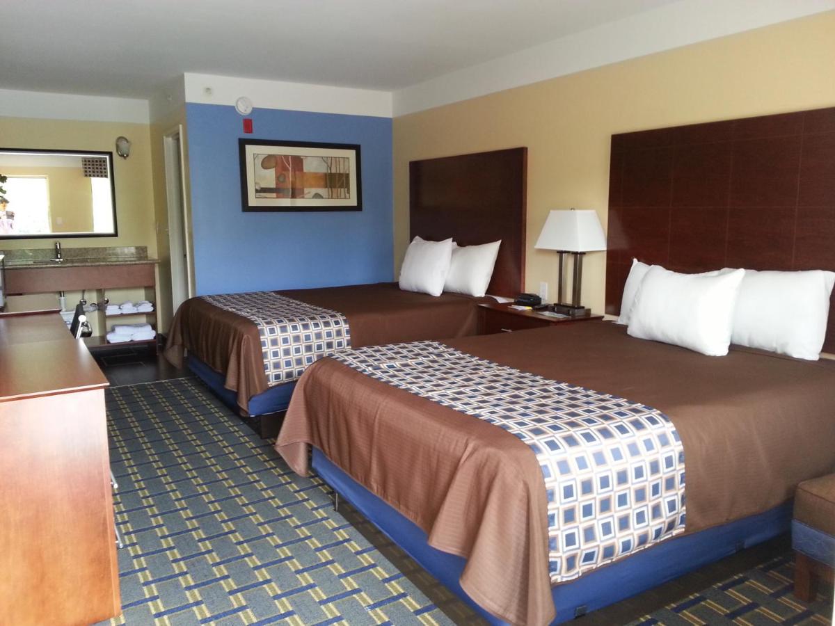 Days Inn by Wyndham Fultondale - Housity