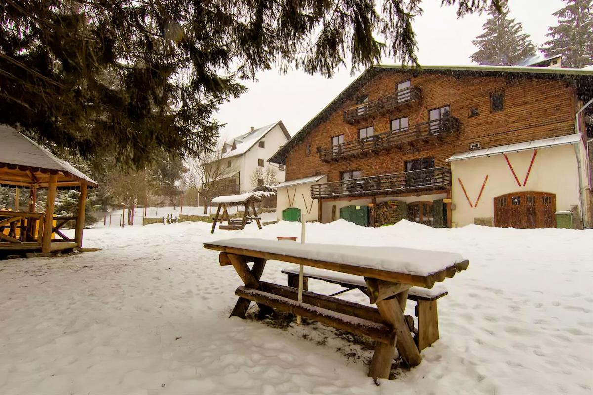 Charming Chalet Timisul de Sus - Housity