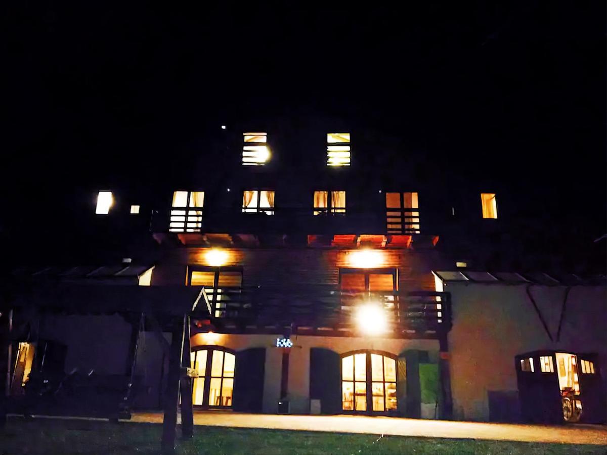 Charming Chalet Timisul de Sus - Housity