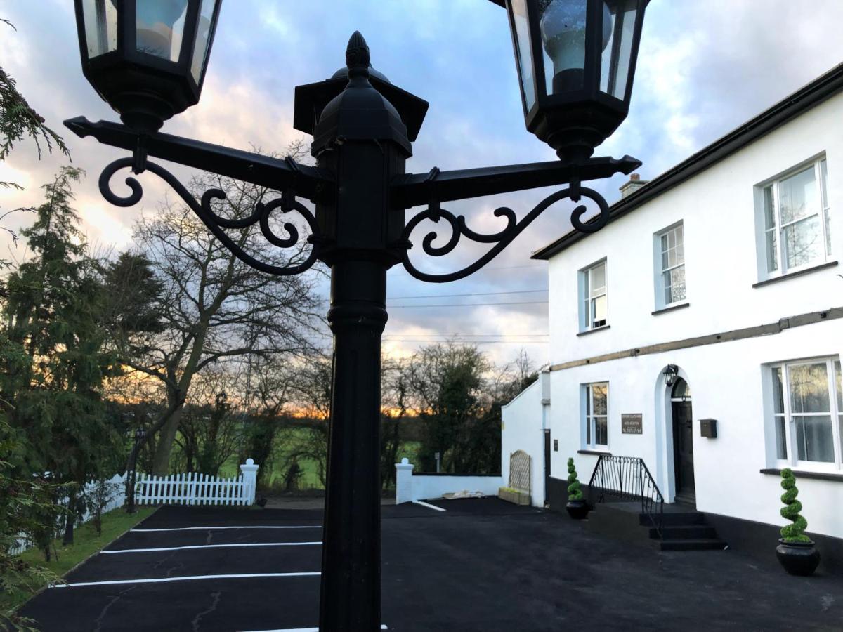 STIFFORD CLAYS FARM HOTEL - Housity
