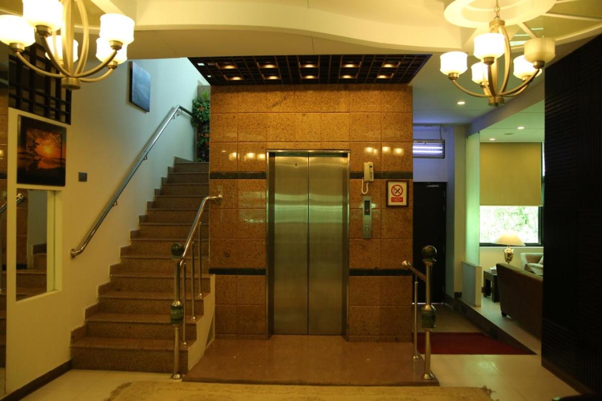 Sunset Suites - Housity