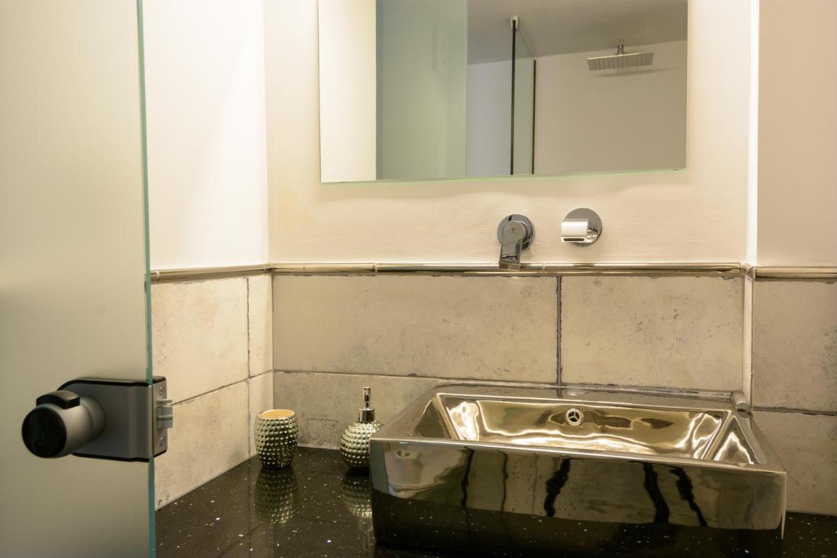 Luxury Studio Apartment in the City Center - Housity