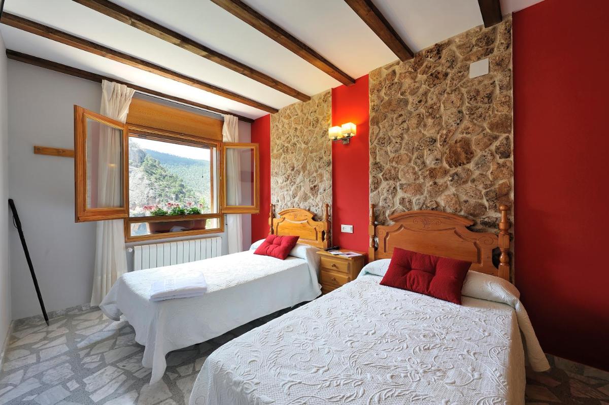 Miralmundo Alojamientos Rurales Ayna - HOSTAL RURAL - Housity