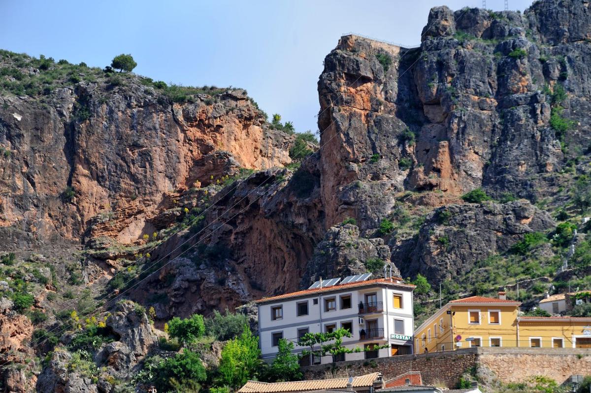 Miralmundo Alojamientos Rurales Ayna - HOSTAL RURAL - Housity