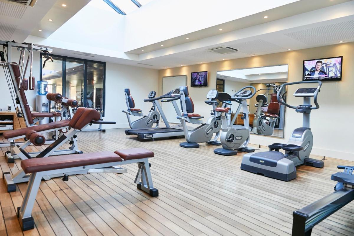 Salle ou équipements de sports de l'établissement Château De Villiers-Le-Mahieu