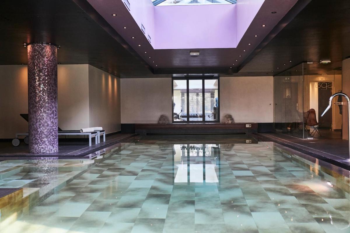Piscine de l'établissement Château De Villiers-Le-Mahieu ou située à proximité